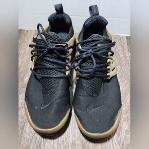 Nike Air Women's Size 9.5 Presto Black Metallic Gold Sneakers